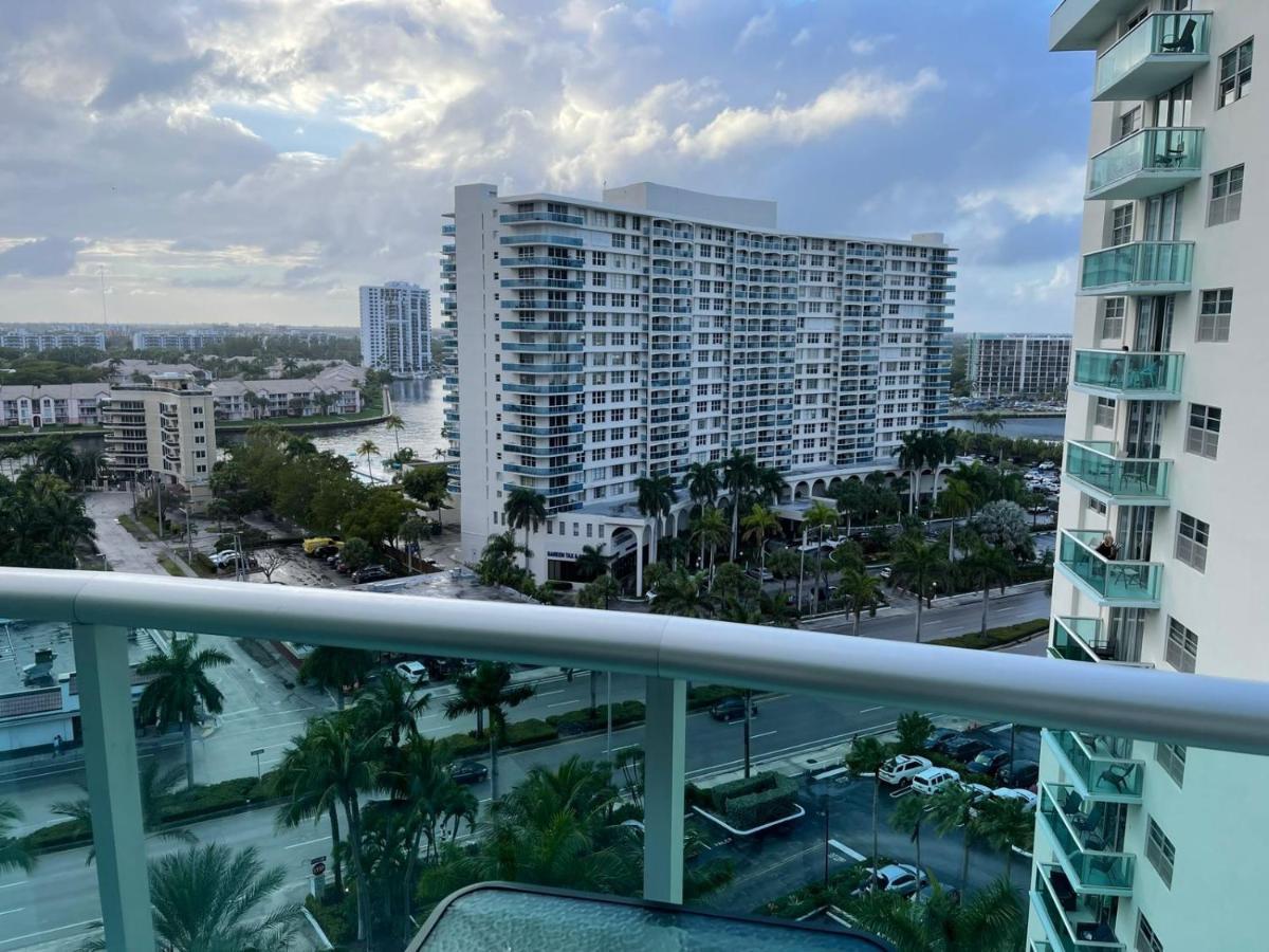 Hollywood On Beach Apartment Eksteriør billede